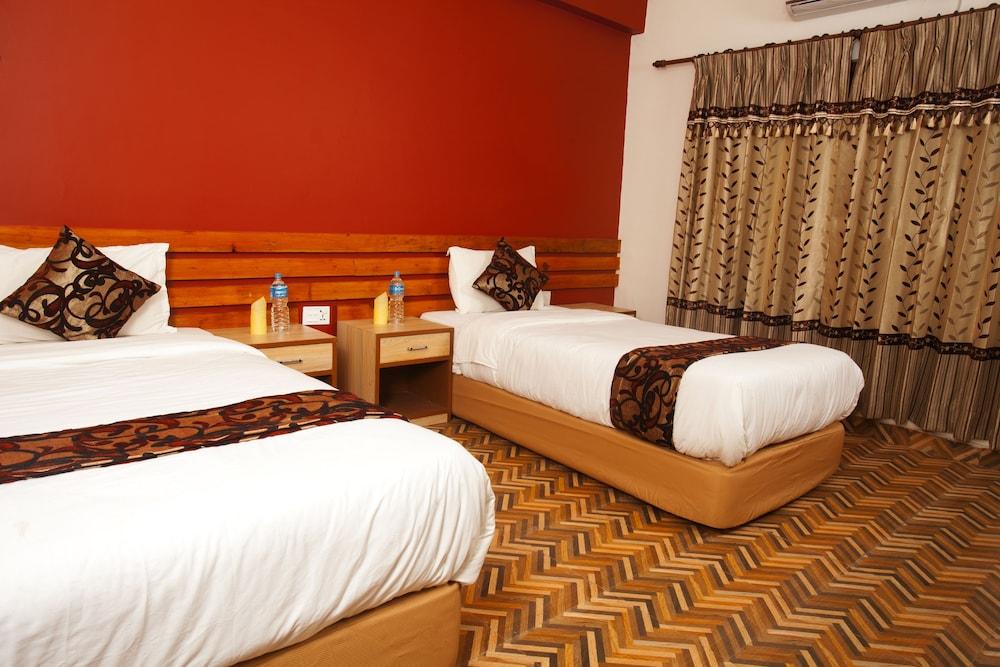 Sauraha Holiday Home