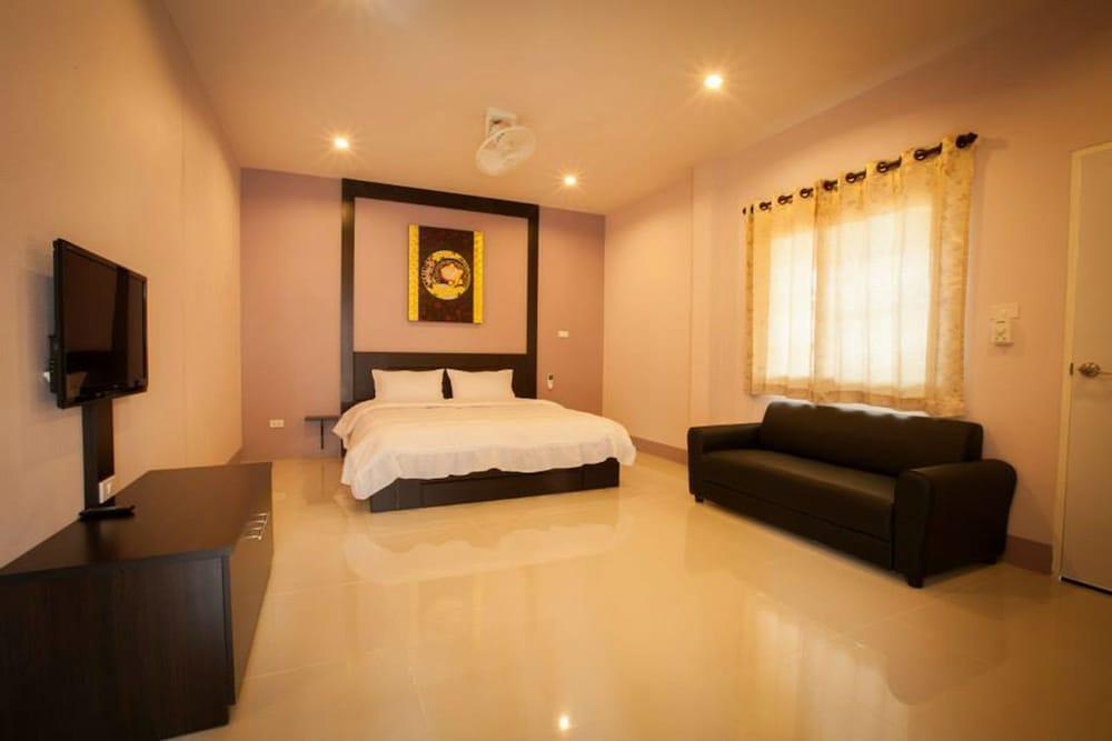 Chiang Kham Grand Villa