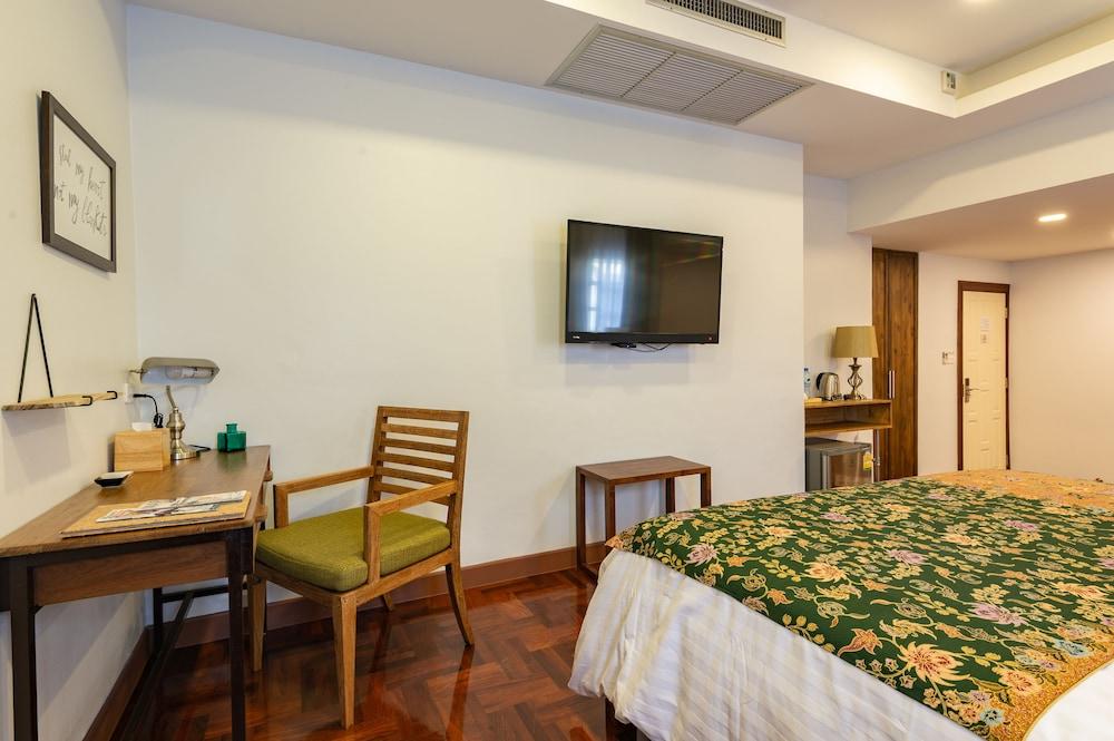 Maneeya Park Residence