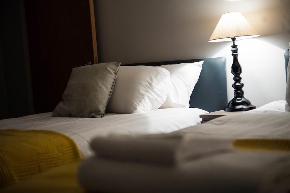 The L1 Rodney St Rooms