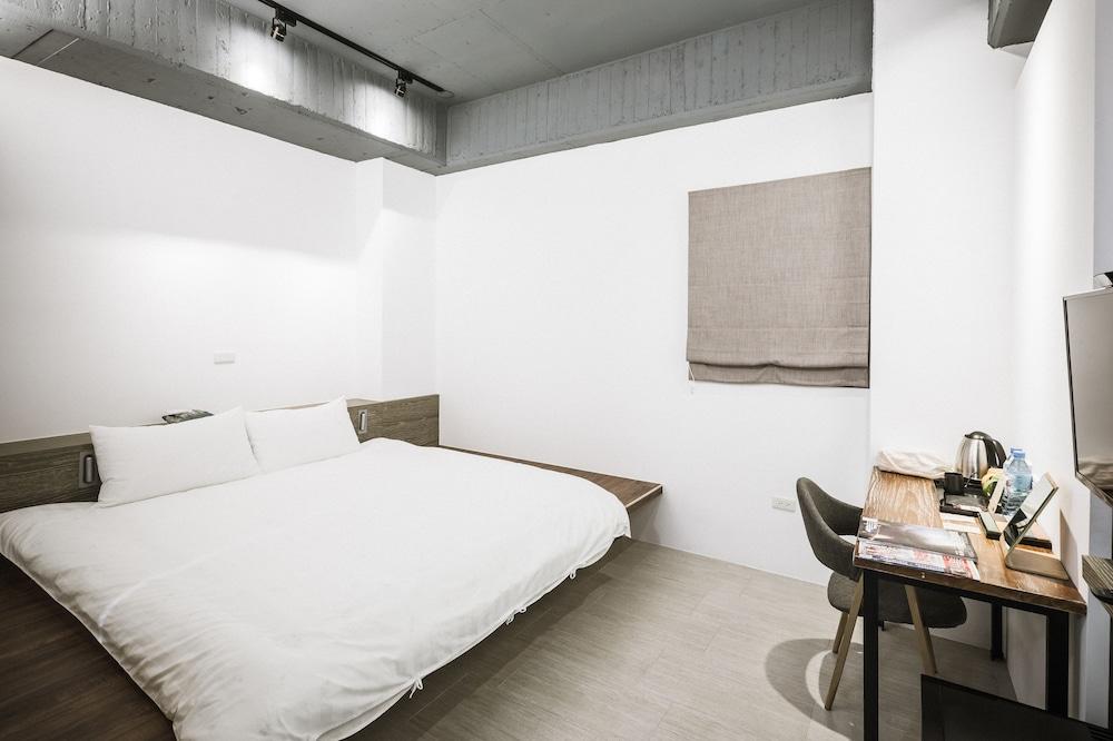 Tiin Tinn - Rivershore B&B