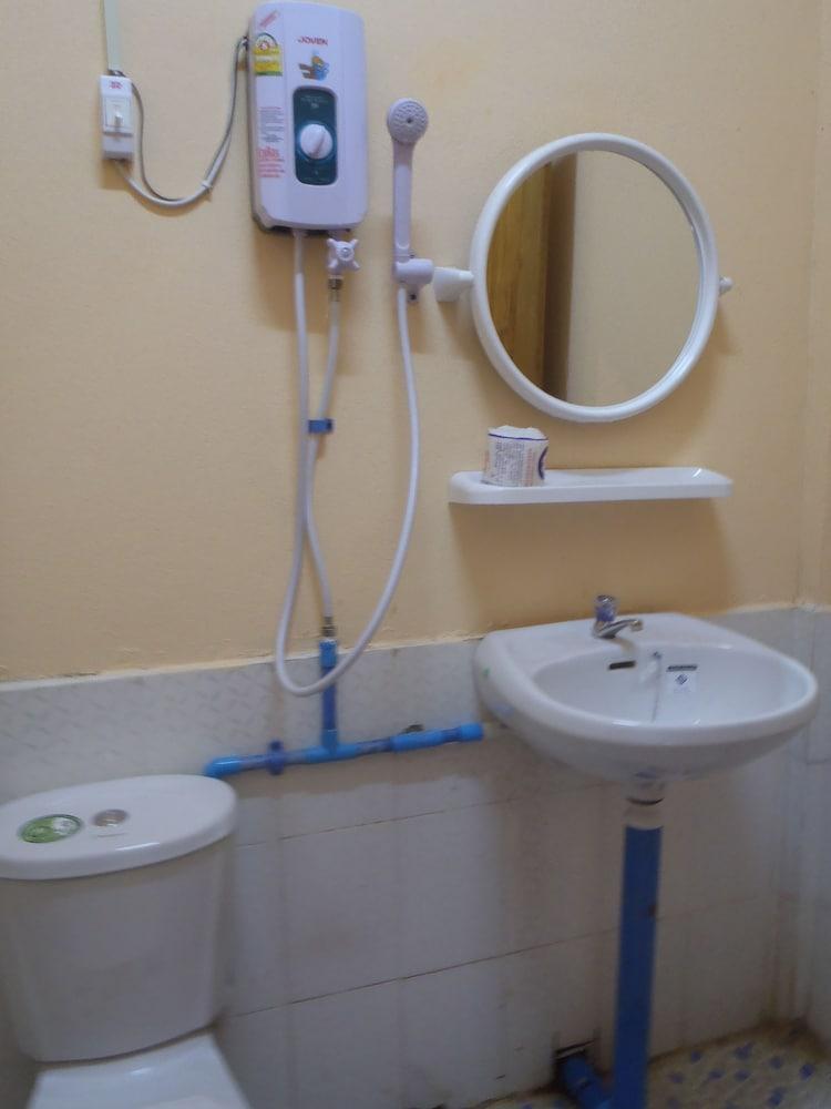 Chomdoy Bungalow & Restaurant