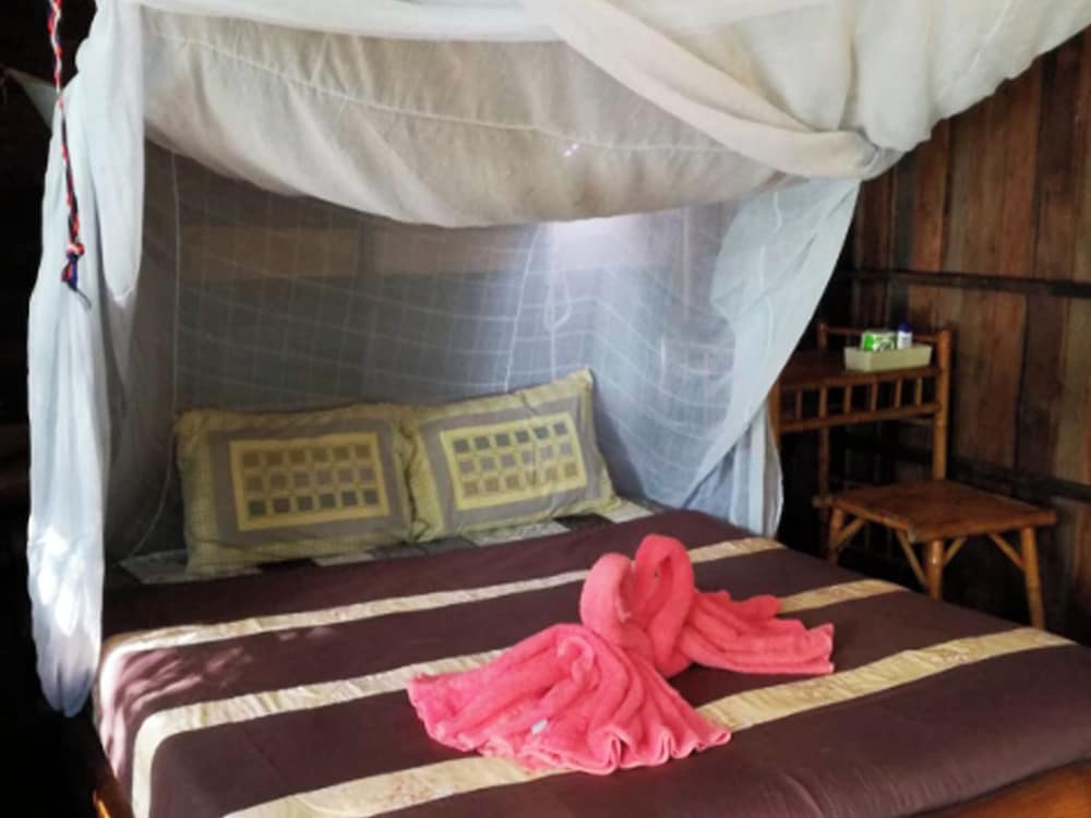 Bonhomie Beach Cottages