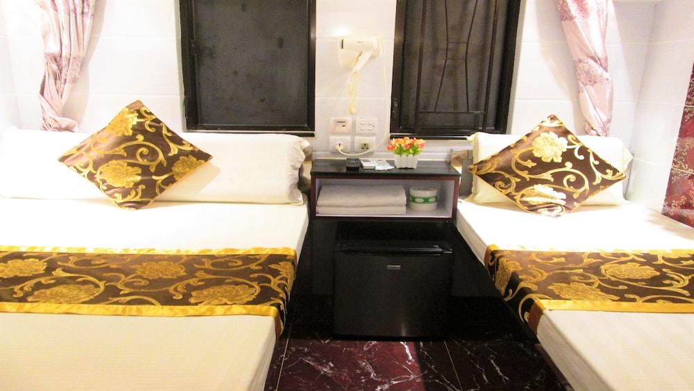 Pay-Less Guest House - Hostel