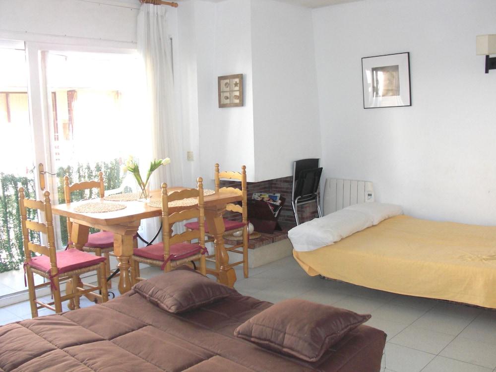 Rosesapparts Puig Rom Costa Roses