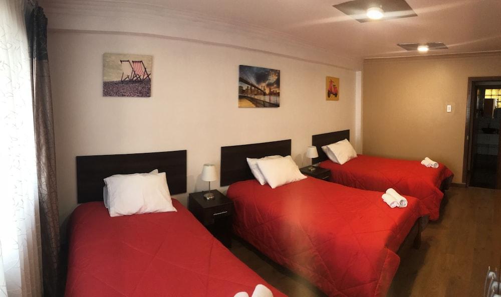 Del Niño Apartments