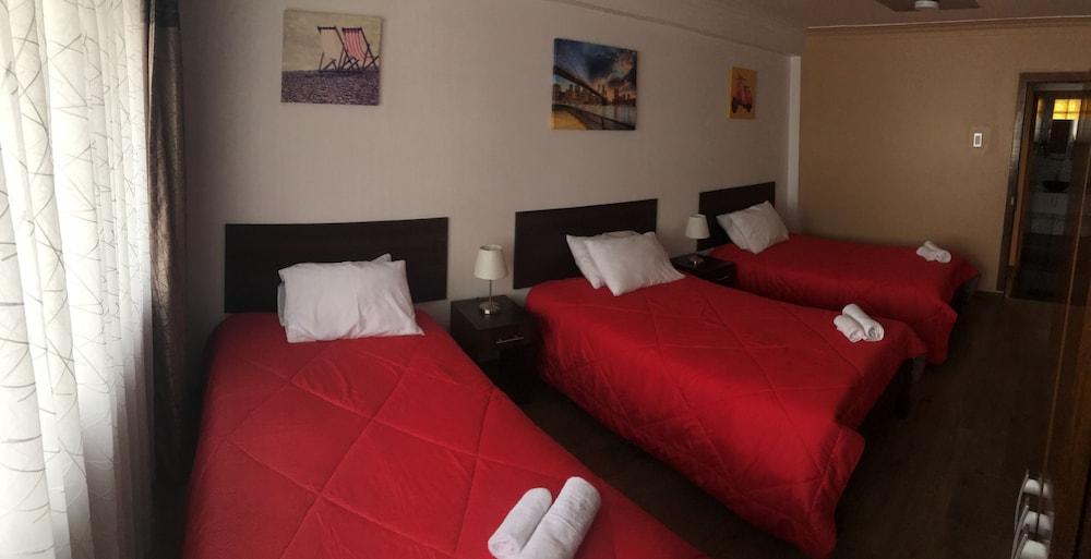 Del Niño Apartments