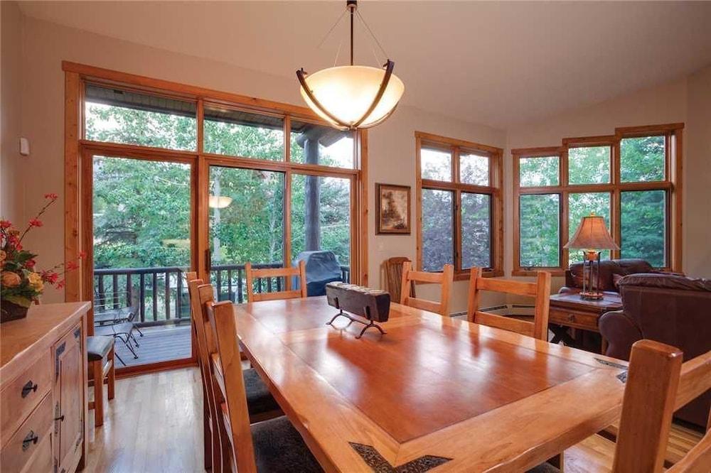 2748 Waterstone Apartment 5