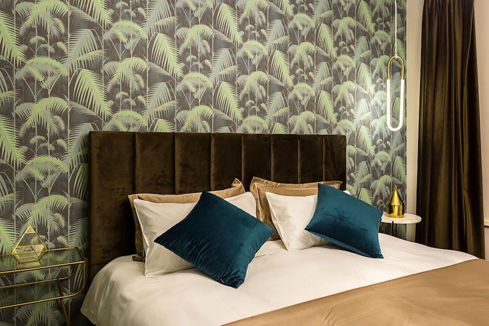 Wonderoom Design Apartment on the Bund