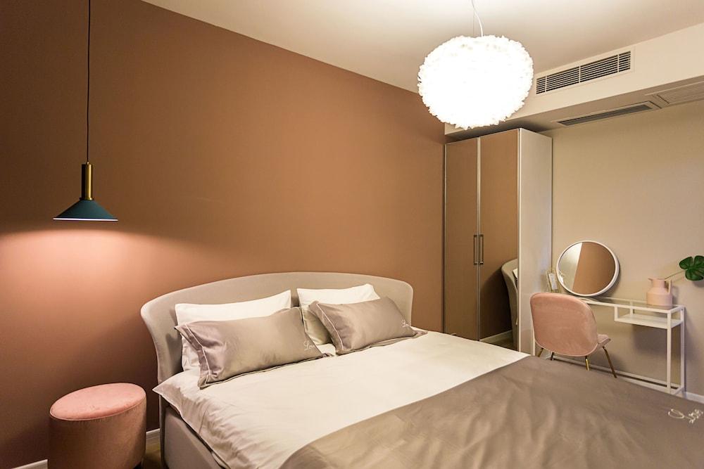 Wonderoom Design Apartment on the Bund