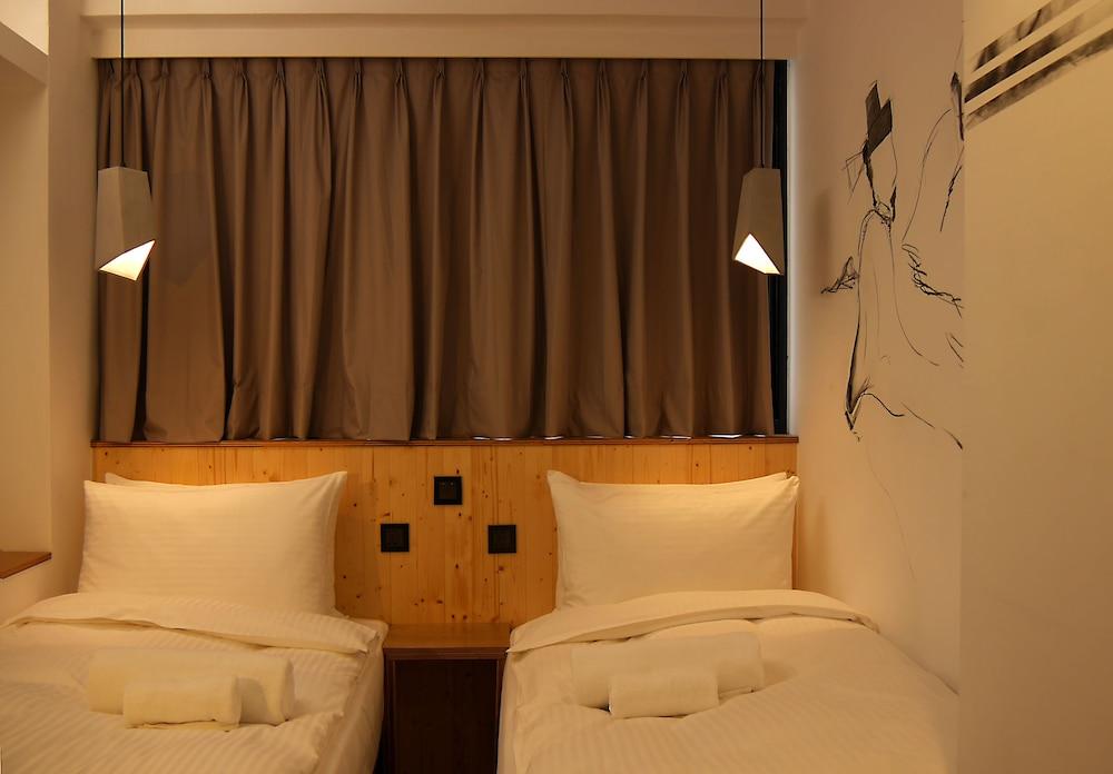 Just Inn - City Hall