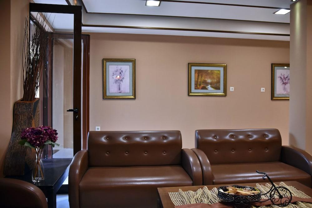 24 Seven Boutique Hotel