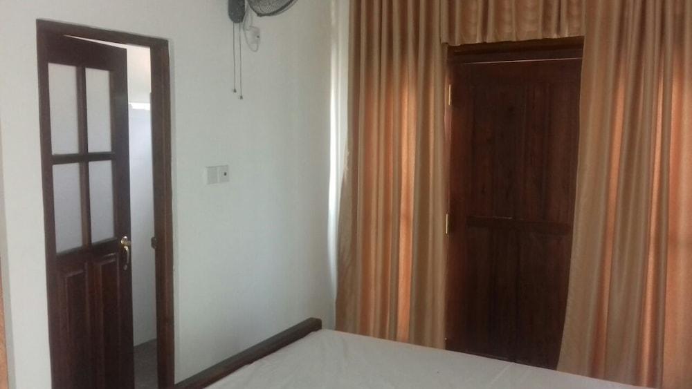 Padmasiri Holiday Resort