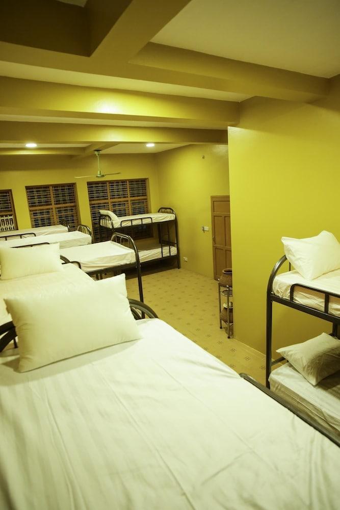 Lux Pillow Hostel - City Centre