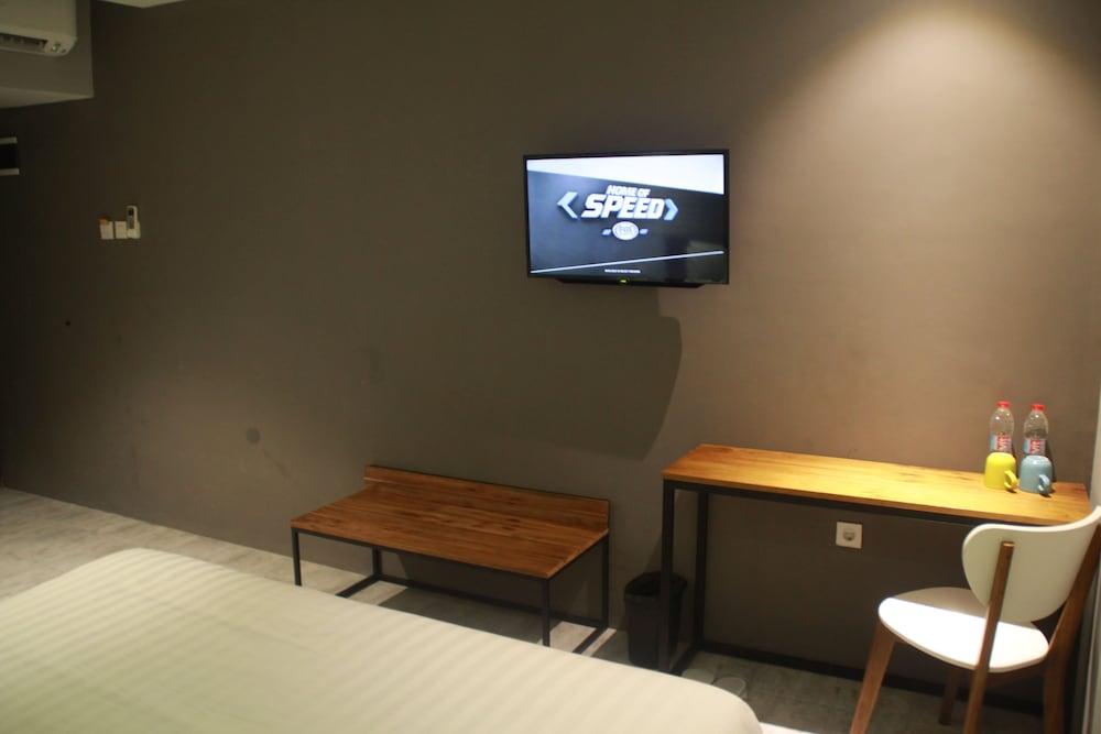 Nite & Day Surabaya - Kedungdoro