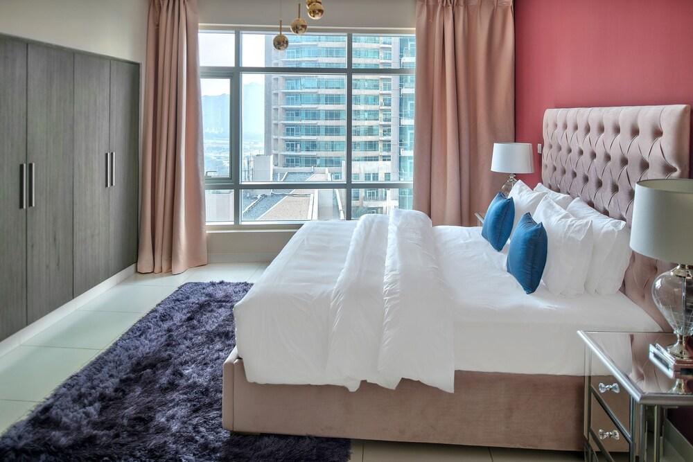 Luxury Staycation - Lofts East