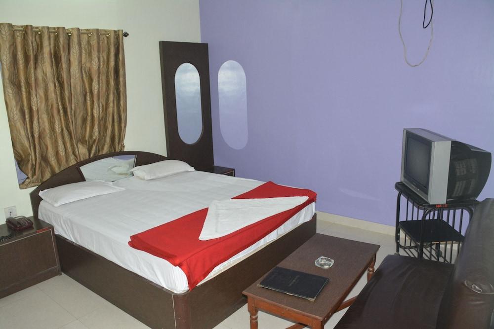 Hotel Naveen Residency