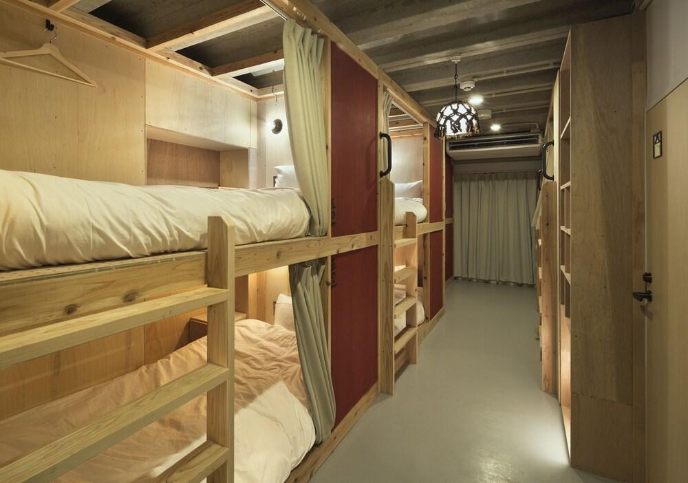 Common de - Hostel & Bar -