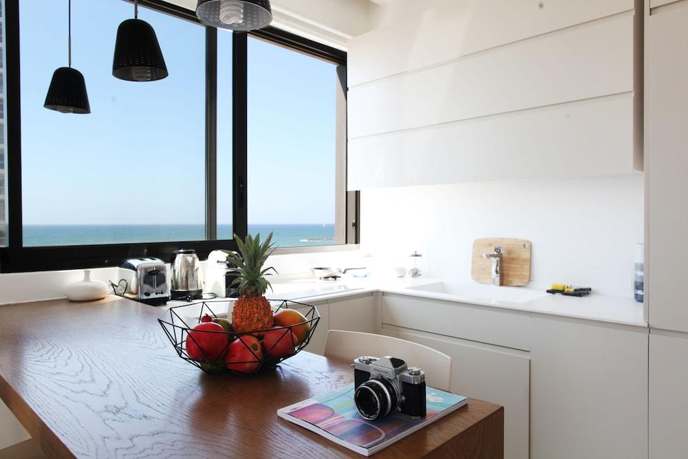 Beautiful Sea View Apt Tel Aviv TL5