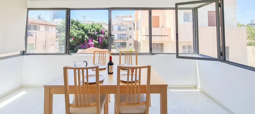 Modern Apt Rothschild Very Central TL7