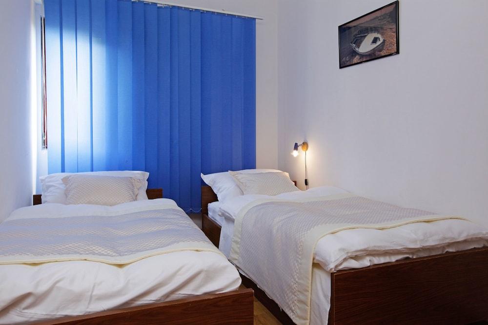 Rose Garden Apartments