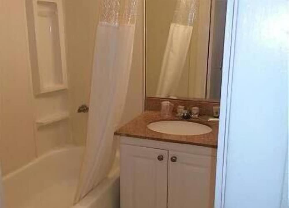 Hollywood Beach Resort- Beautiful Large Studio