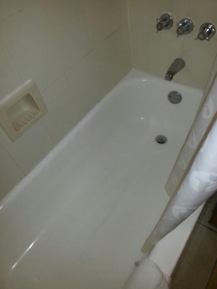 Hollywood Beach Resort-renovated Studio