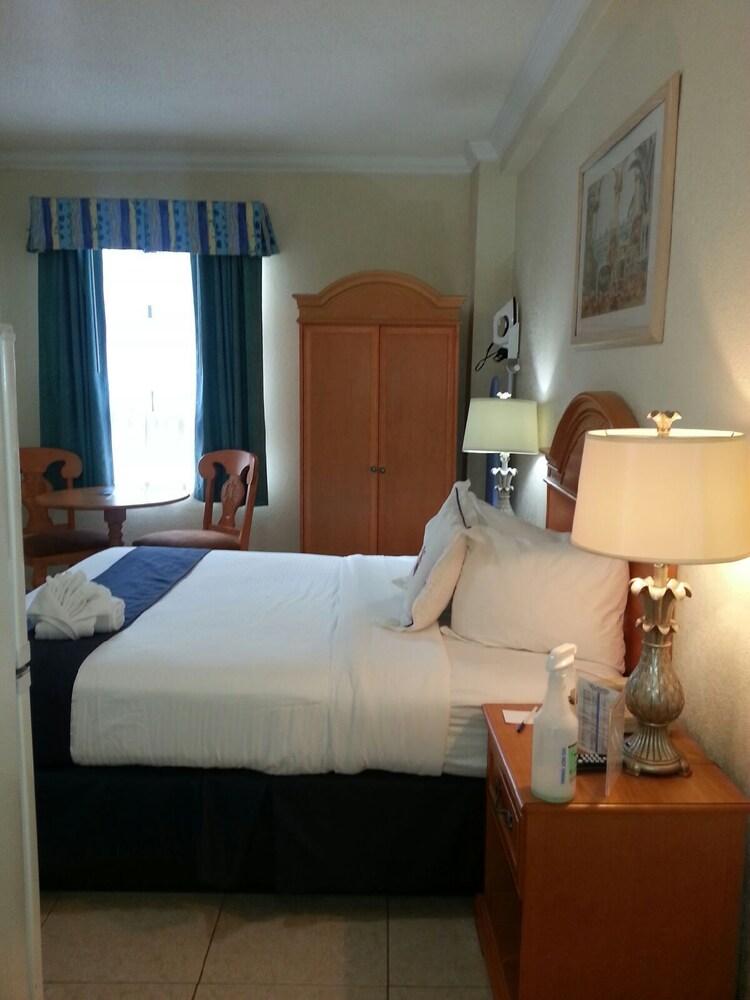 Hollywood Beach Resort-renovated Studio