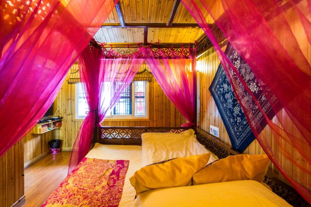 Wuzhen Helan Bridge Inn