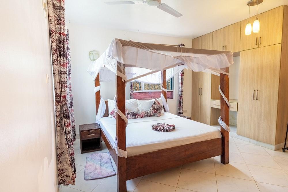 Queens Chateau Boutique Villa