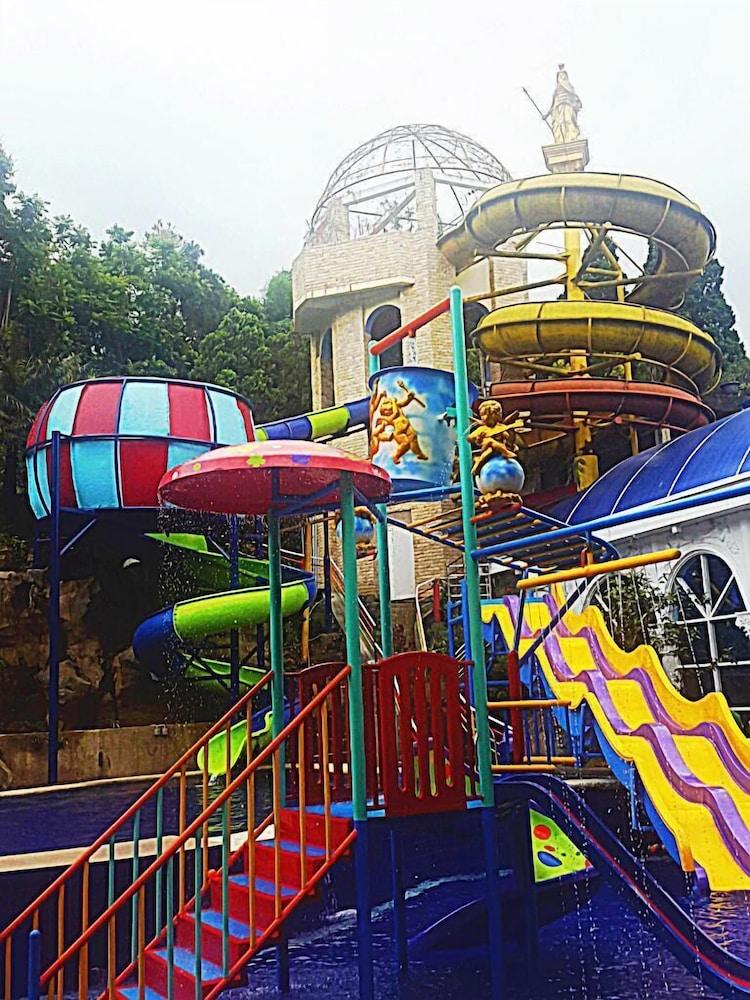 Grand Paradise Hotel