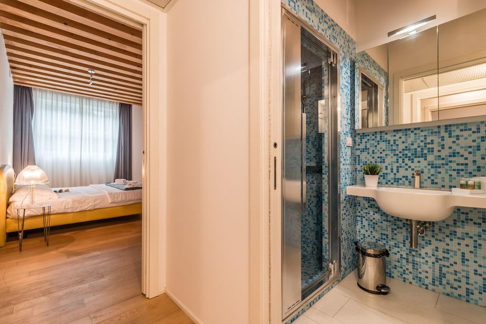 Mazzoni 15 Modern Flat