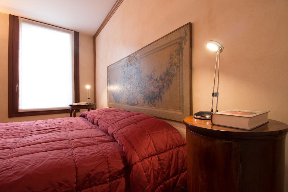 La Fenice Theatre Exclusive Flat