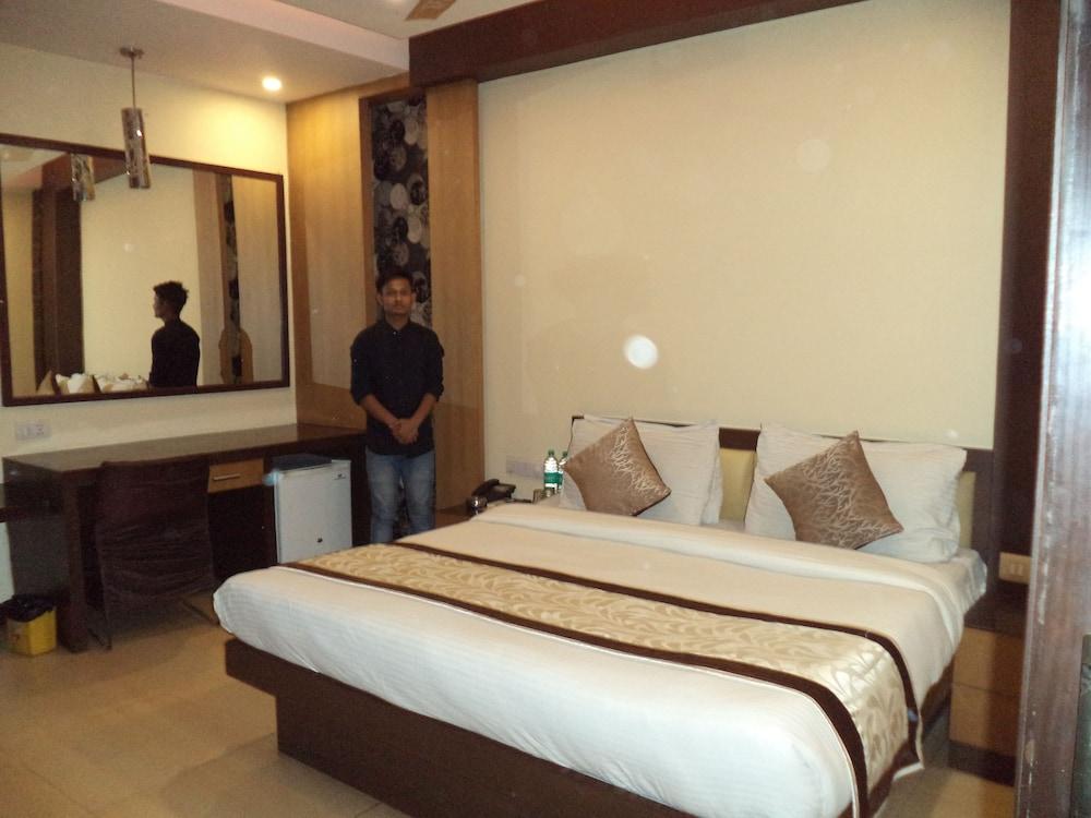 Hotel Kochar Plaza
