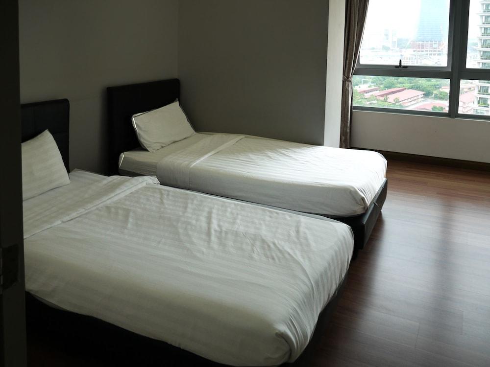 Greensward Suites At Taragon