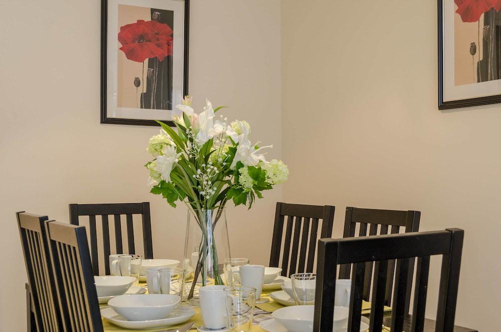 Custom House Square: Cathedral Quarter