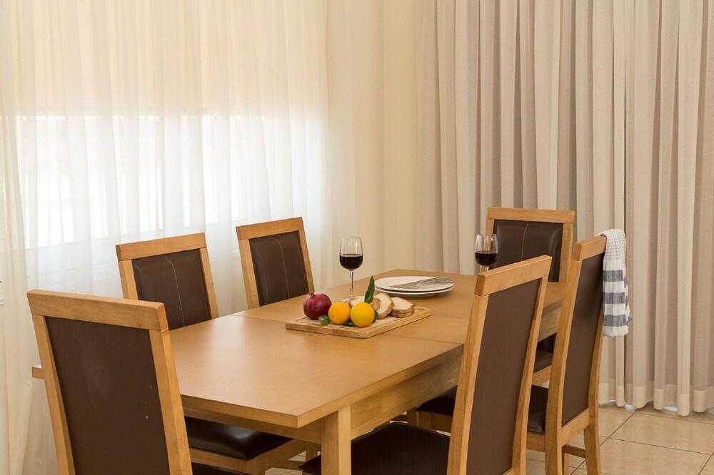 Coral Bay Sunbeam Villa