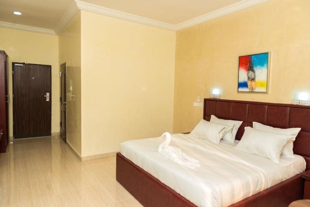 Sefcon Suites and Apartment