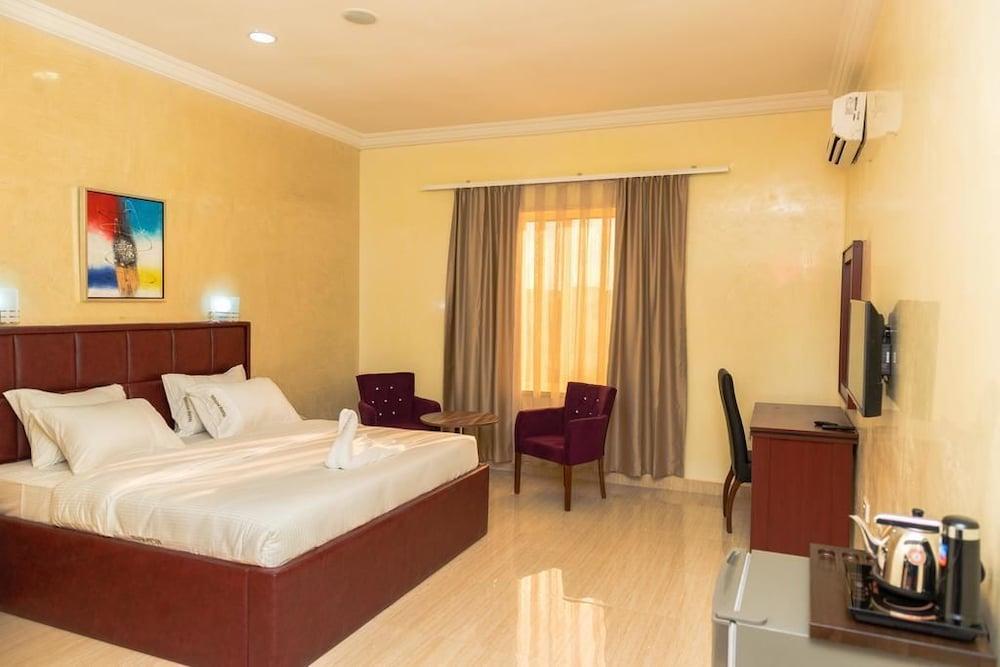 Sefcon Suites and Apartment