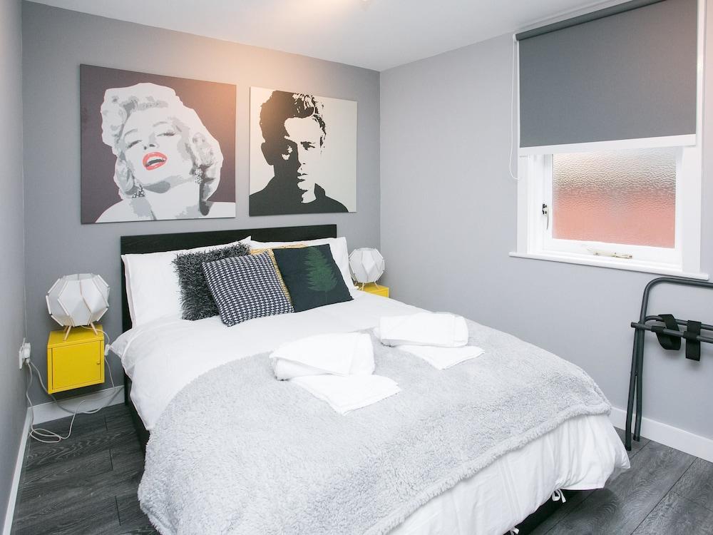 Malone Place Apartment