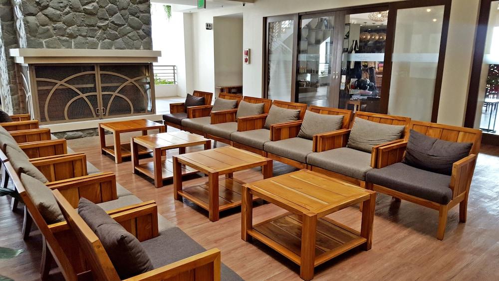 Outlook Ridge Residences