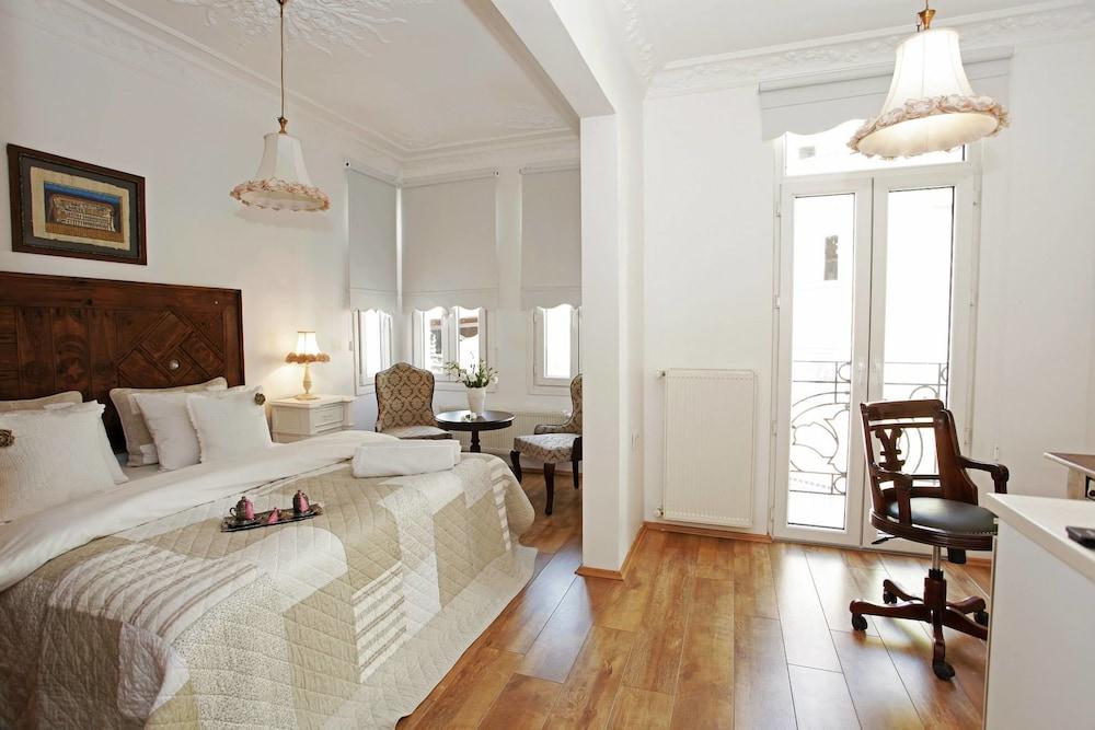 The White Swan Suites Beyoglu