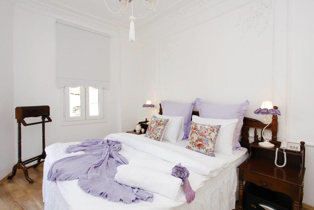 The White Swan Suites Beyoglu