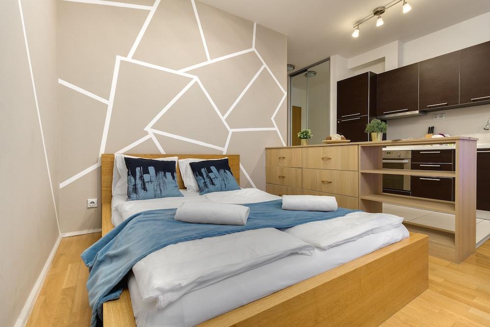 Quality Point Apartments 0-24 reception