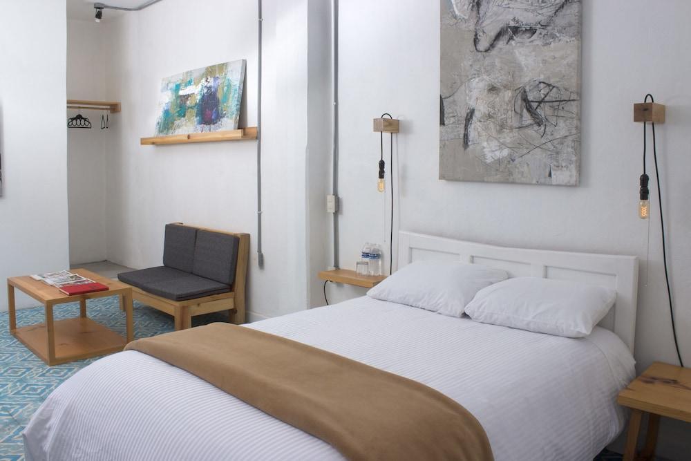 La Tozi Galería Hotel