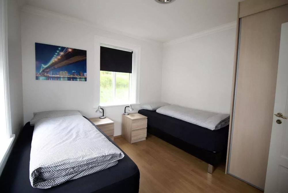 Steinaskjól Guesthouse