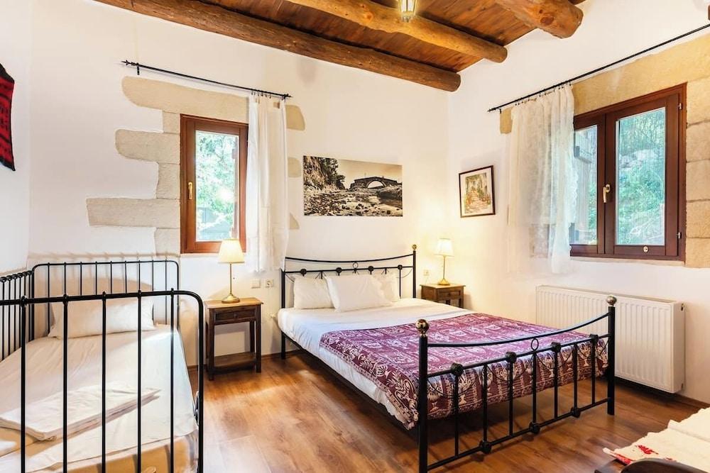 Villa Aloni-traditional Stone Villa With Nice View,pool and Garden