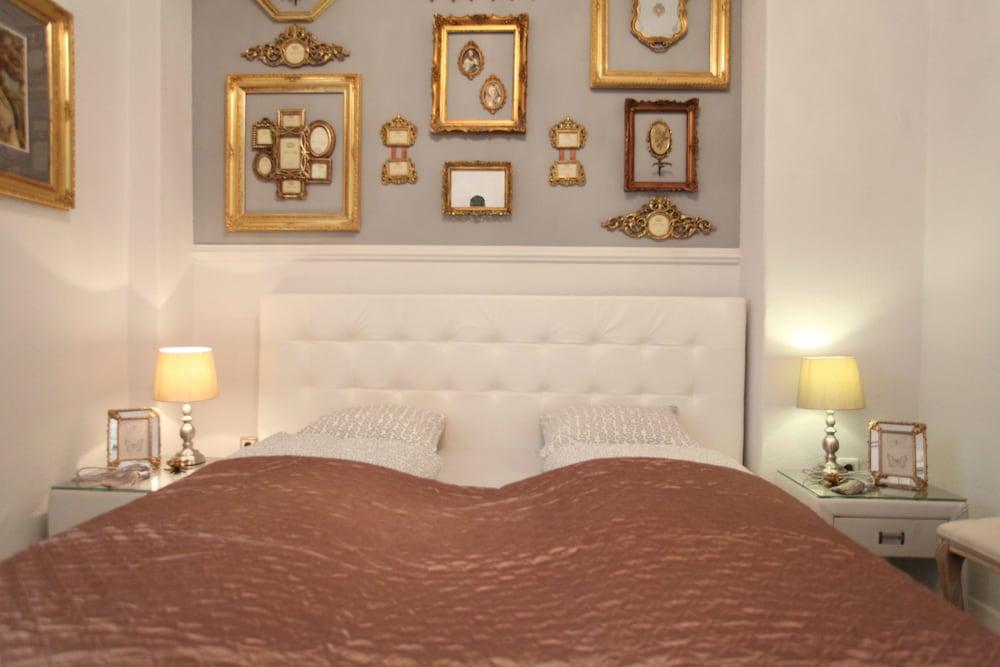 Dfive Apartments - Neo Baroque