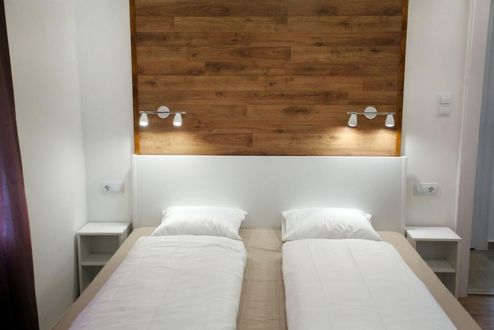 Dfive Apartments - Szervita