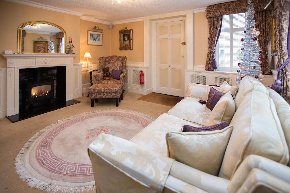 The Lord Bute Hotel & Restaurant